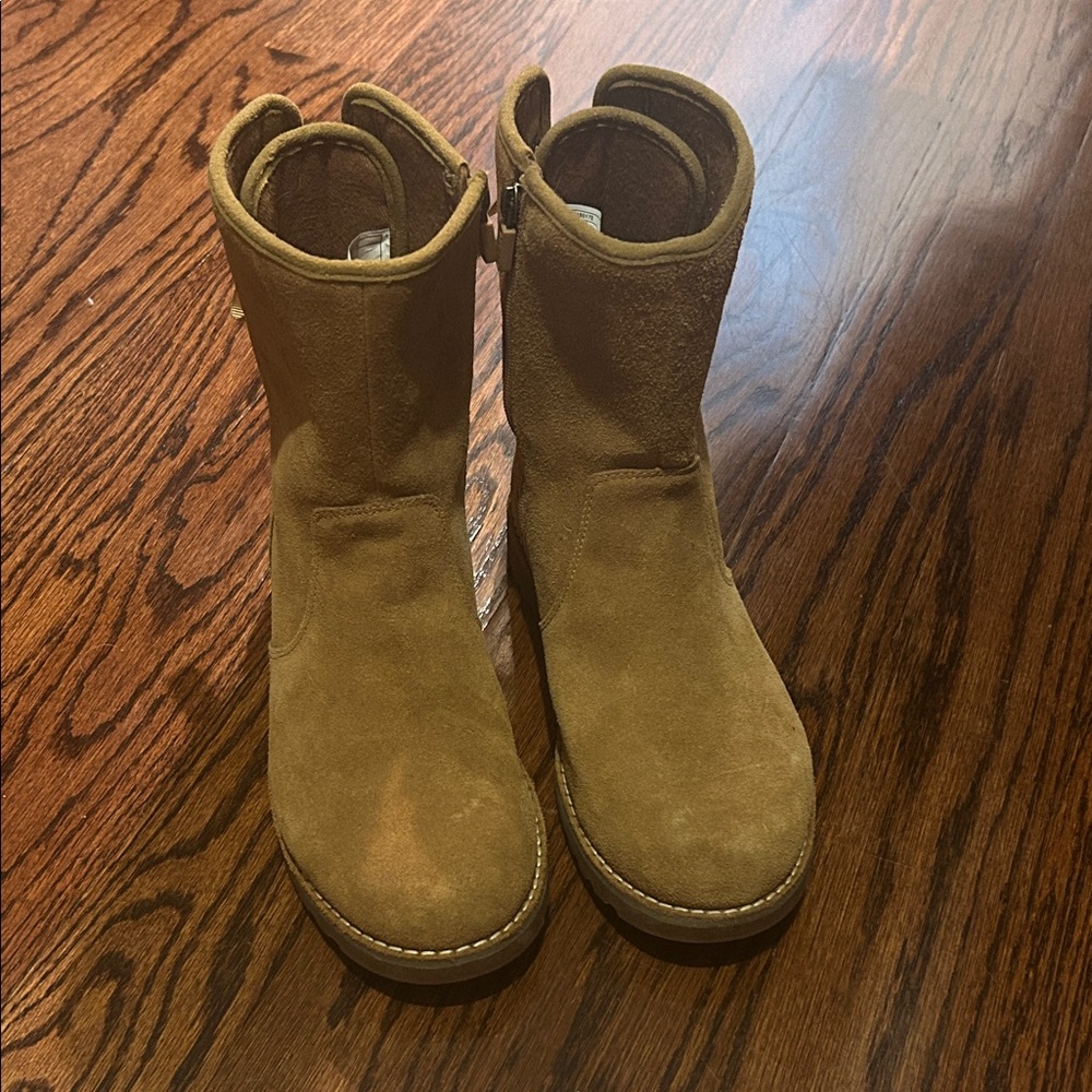 UGG Brown Suede Lace-Up Boots